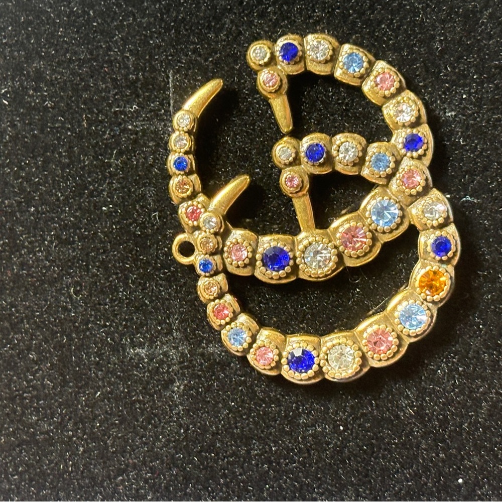 Elegant Gucci Gold and Multicolor Stone Women's Jewelry